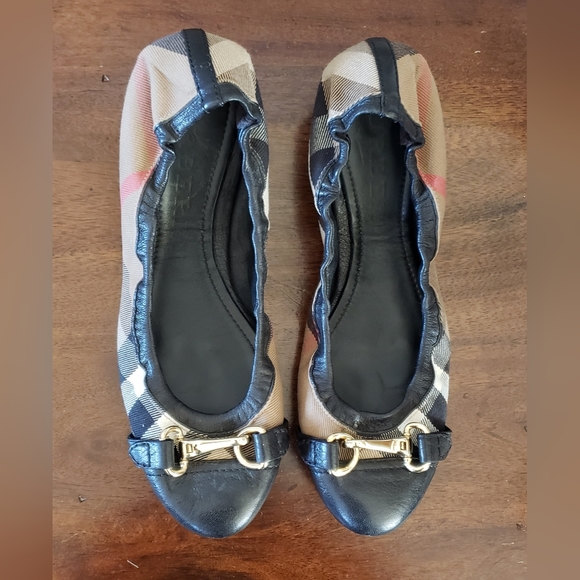 Burberry Shoes - Burberry Heritage House Check Shipley Elastic Ballet Flats Size 41